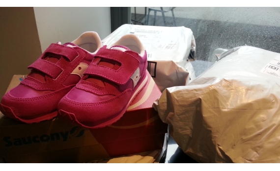 經典品牌  saucony 特價