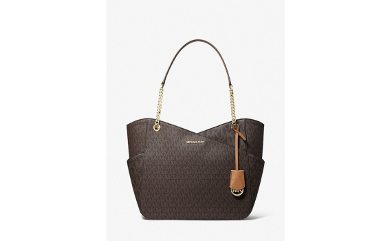 Jet Set Large Logo Shoulder Bag