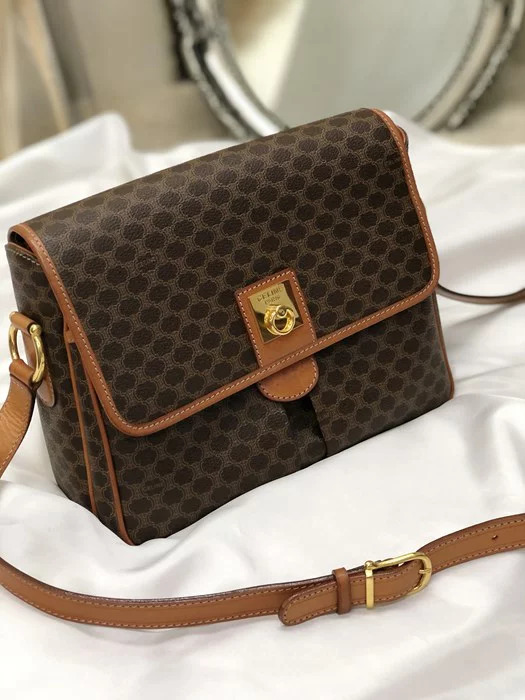 CELINE – Shoulder Bag